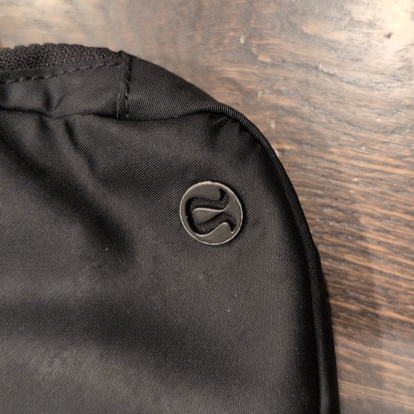 Lululemon original belt bag - Picture 2 of 5